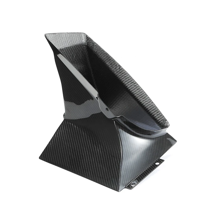 Producator de piese auto din fibra de carbon
